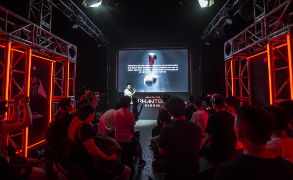 나이키 PHANTOM VISION SHOWCASE